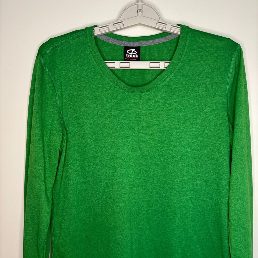 TRIBE NEW w/o tag Long Sleeve Performance Tee Womens M Green Wicking Crew Neck